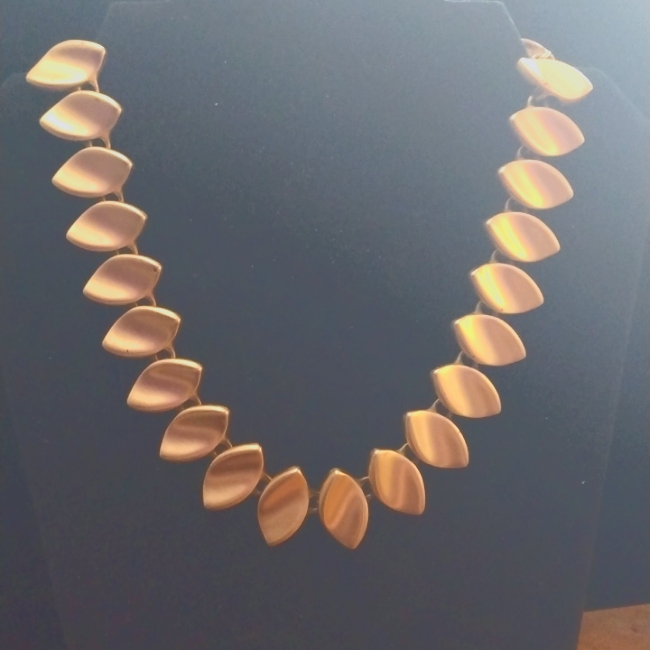 Beautiful Anne Klein Satin Finish Necklace Rare